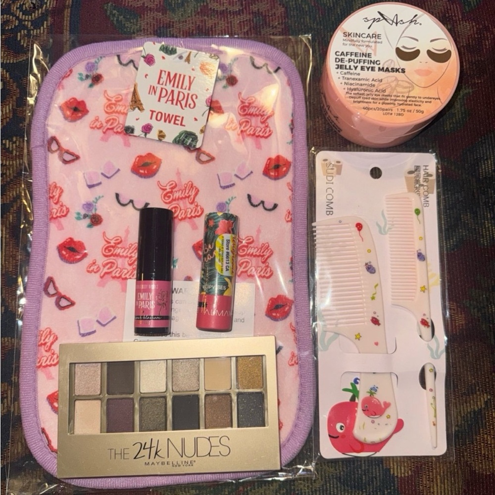 Emily in Paris Makeup Set